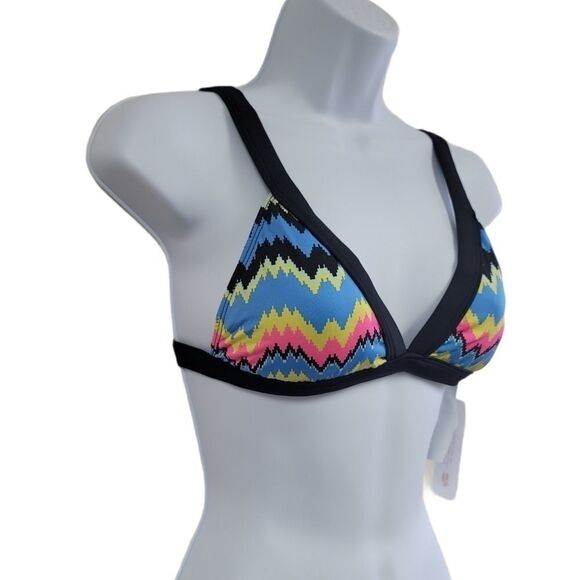 Pilyq Zig Zag Triangle bikini top - Picture 4 of 7
